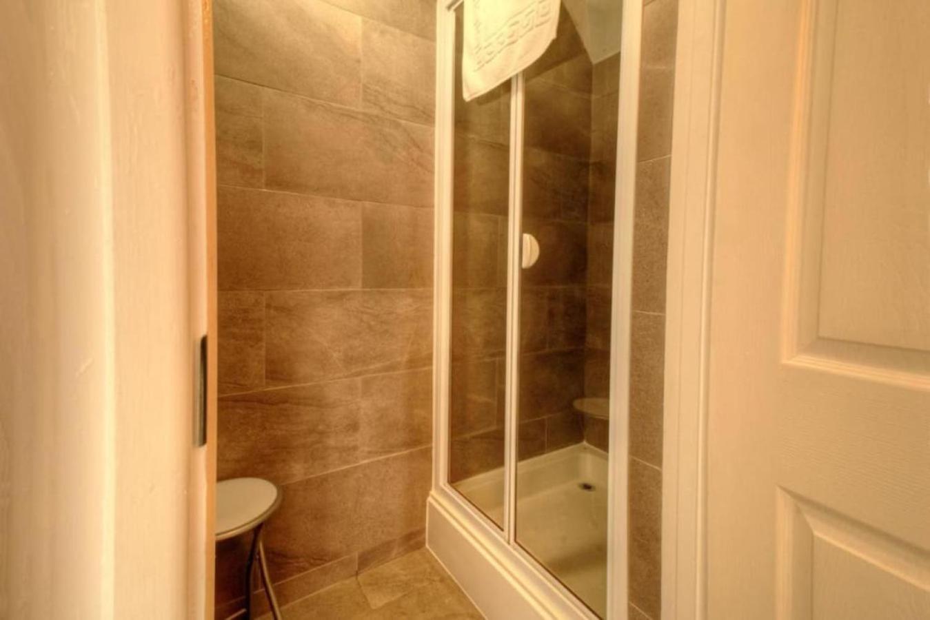 Air Maison - Solent View Beachfront Apartment 사우스헤일링 외부 사진