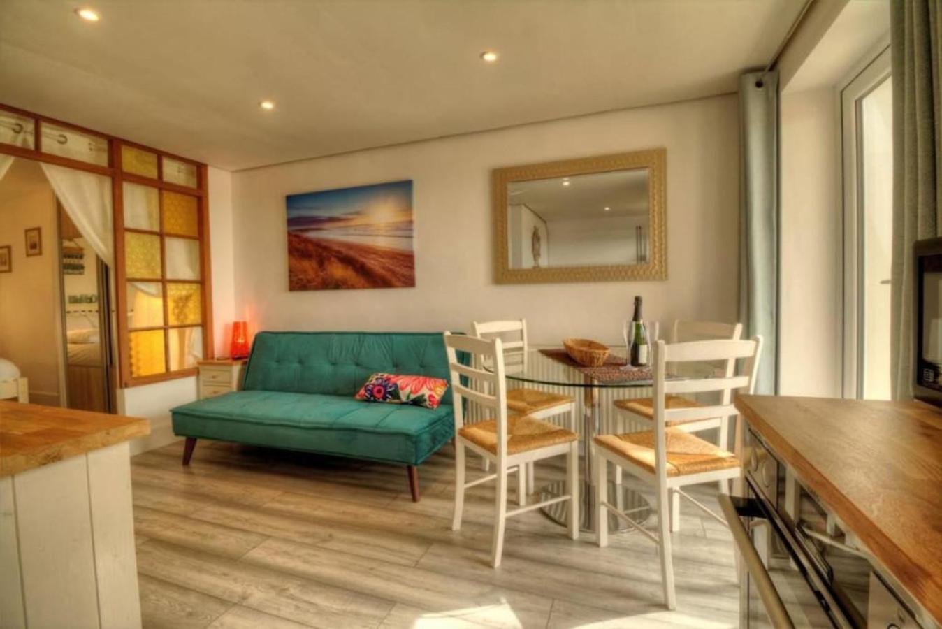 Air Maison - Solent View Beachfront Apartment 사우스헤일링 외부 사진
